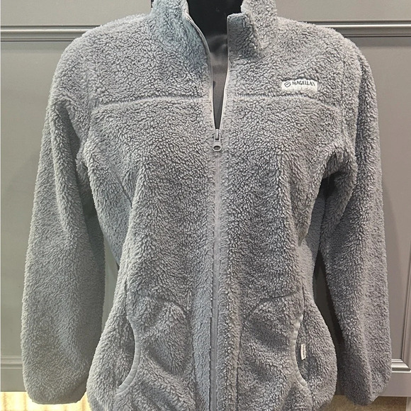 Magellan Outdoors Junior Girls Soft Fuzzy Gray Jacket - Picture 2 of 11